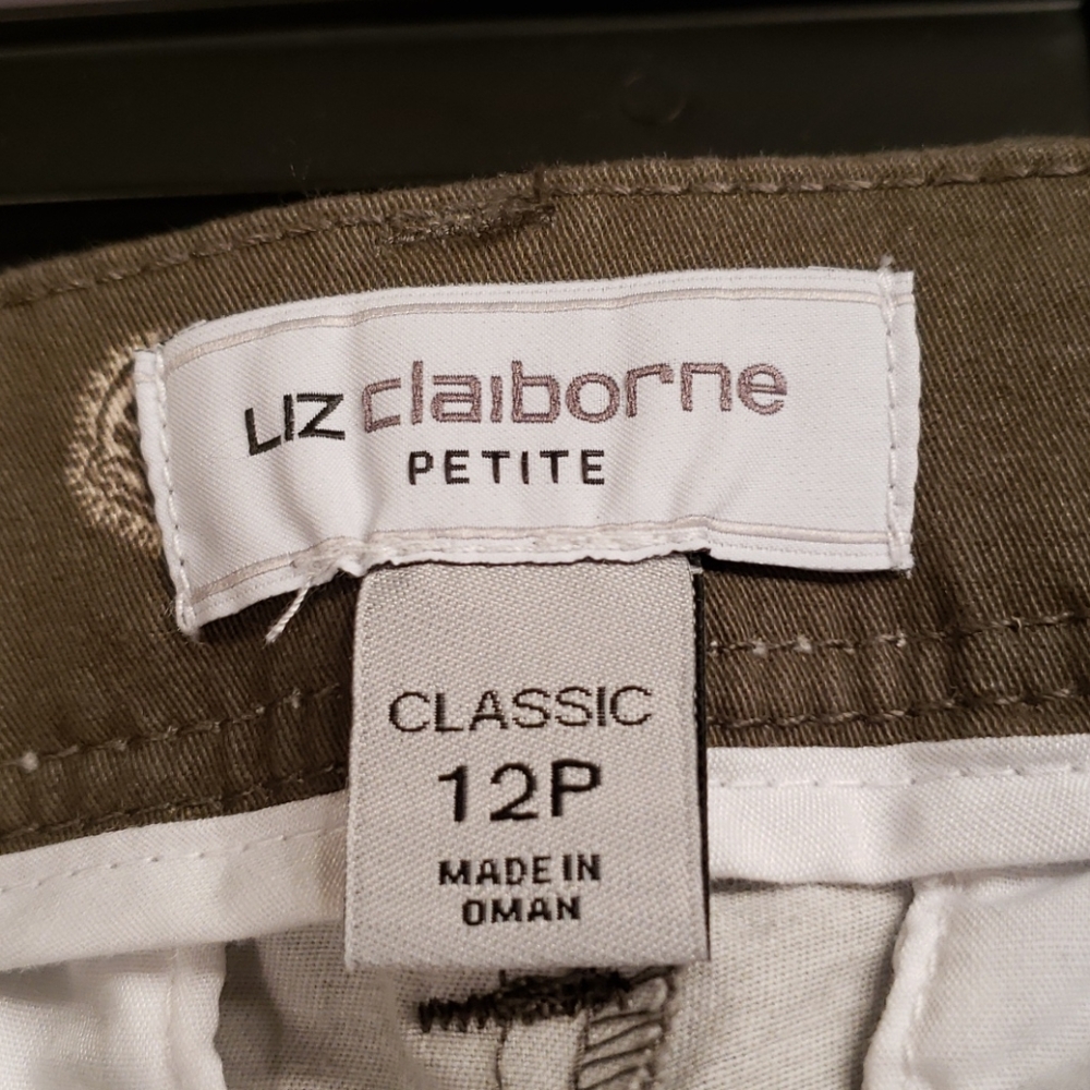 Shorts - Picture 4 of 7